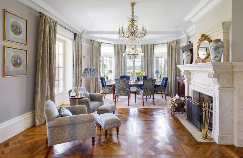 Parkiet wersalski, dębowy Podłogi drewniane, mozaika drewniana na podłogę, parkiet wersalski, podłogi ekskluzywne, podłogi na bogato, najpiękniejsze podłogi, parkiety na zamówienie, podłoga do pałacu, projektowanie wnętrz, aranżacja wnętrz stylowych, wnętrza ekskluzywne,