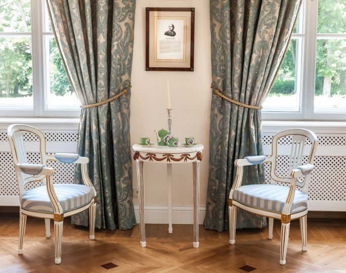 Wnętrza pałacowe, urządzanie pałacu, urządzanie obiektów zabytkowych, meble pałacowe, oświetlenie pałacowe, oświetlenie kryształowe, projektowanie wnętrz pałacowych, aranżacja wnętrz zabytkowych, projektowanie pałacu, domy ekskluzywne, urządzanie zabytków